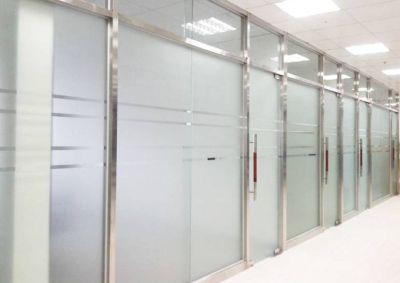 Dịch vụ thi công dán decal chuyên nghiệp